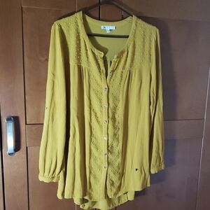 DR2 Yellow Buttoned Relaxed Mandarin Collar Blouse